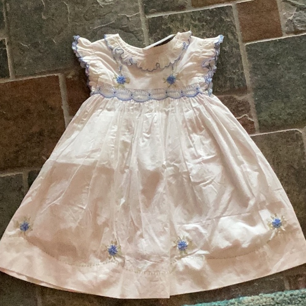 The Oaks size 4 NWT